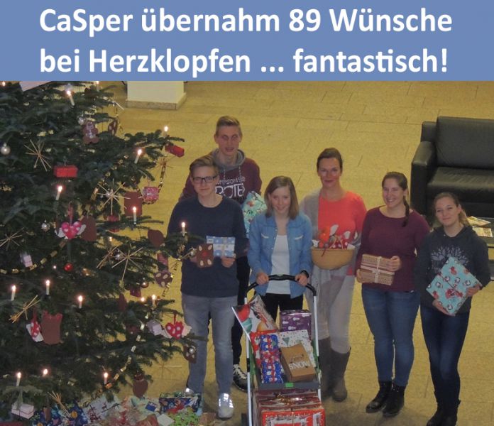 Azubis von CaSper überreichen Geschenke